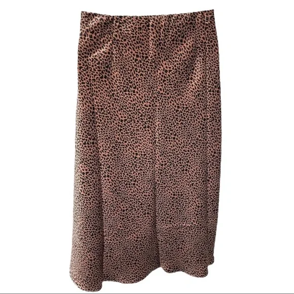 Victoria’s Secret Skirt Slit Satin Feel Side Button Midi Leopard Size 12 NWT - Picture 7 of 8